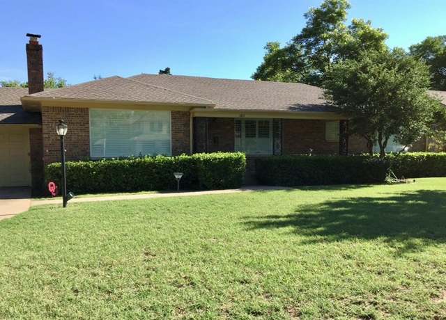 Property at 1811 S Guilford Ln, Nichols Hills, OK 73120, 2 beds, 2 baths