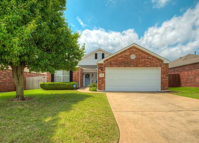 Property at 121 Bradford Pl, Midwest City, OK 73130, 3 beds, 2 baths