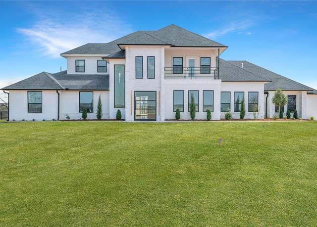 Property at 7916 NW 158th St, Edmond, OK 73013, 5 beds, 3.5 baths