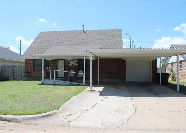 Property at 1321 Lawton Ave, Moore, OK 73160, 4 beds, 2 baths
