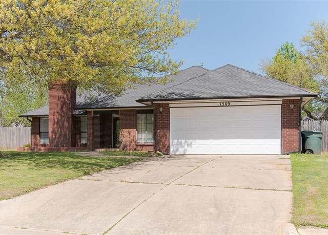 Property at 1509 Concord Ct, Edmond, OK 73003, 3 beds, 2 baths