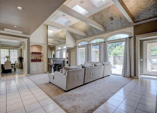 Property at 13313 Oakcliff Rd, Oklahoma City, OK 73120, 3 beds, 4 baths