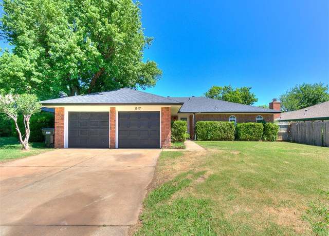 Property at 817 E Hills Dr, Moore, OK 73160, 3 beds, 2 baths
