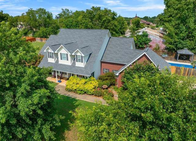 Property at 113 Highmeadow Cir, Broken Bow, OK 74728, 5 beds, 3.5 baths