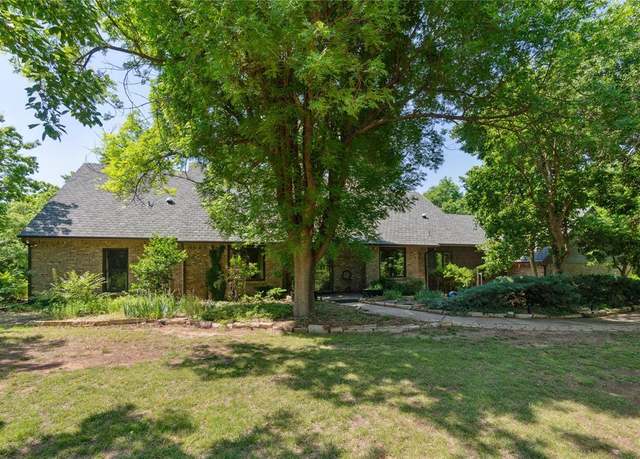 Property at 4075 St Croix Dr, Edmond, OK 73025, 3 beds, 2.5 baths