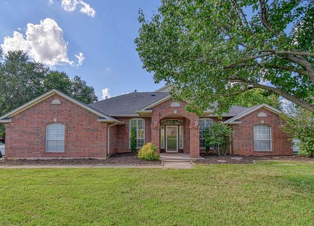 Property at 4321 E Etowah Rd, Noble, OK 73068, 6 beds, 4 baths