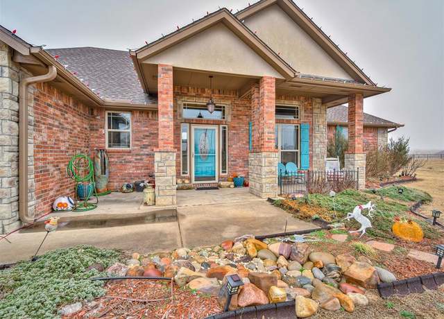 Property at 4989 SE 12th Ave, Goldsby, OK 73093, 3 beds, 3 baths