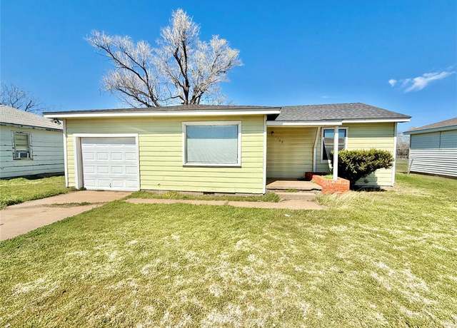 Property at 1109 E Chestnut St, Altus, OK 73521, 2 beds, 1 bath