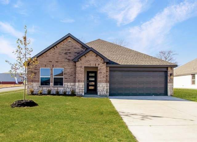 Property at 2828 Casey Dr, Yukon, OK 73099, 4 beds, 2 baths