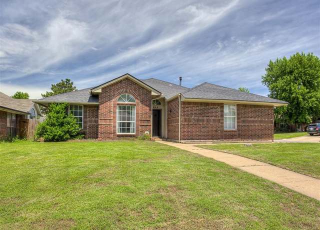 Property at 501 NW 170th St, Edmond, OK 73012, 3 beds, 2 baths