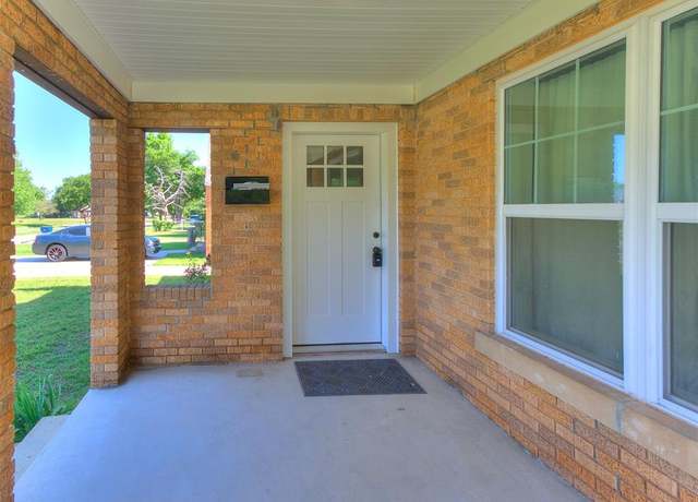 Property at 1127 S 19th St, Chickasha, OK 73018, 3 beds, 2 baths