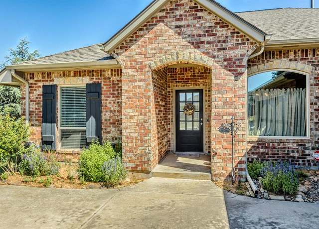 Property at 403 Bozeman Trl, Edmond, OK 73003, 3 beds, 2 baths