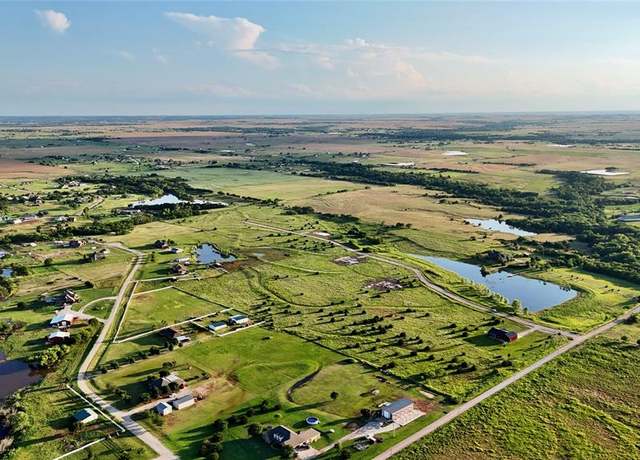 Property at 13 E 880 Rd, Cashion, OK 73016