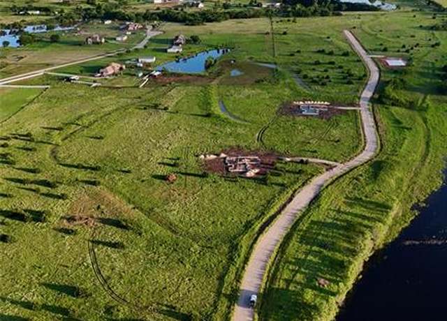 Property at 14 E 880 Rd, Cashion, OK 73016