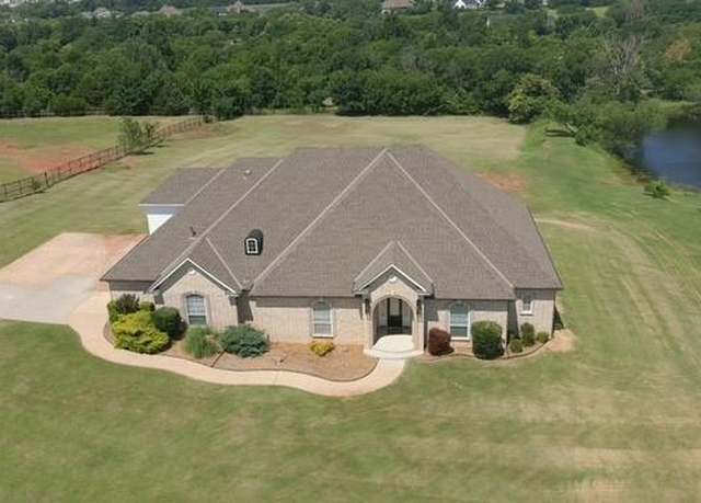 Property at 3713 Churchill Rd, Moore, OK 73165, 4 beds, 3.5 baths