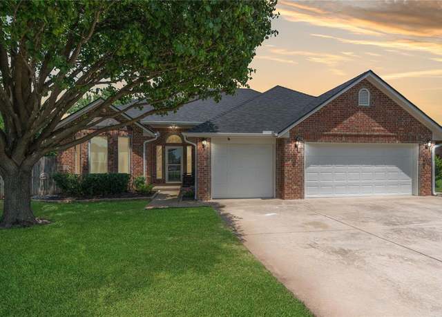 Property at 201 NW 160th Ter, Edmond, OK 73013, 4 beds, 2 baths