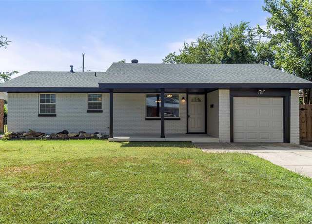 Property at 912 SW 1st St, Moore, OK 73160, 3 beds, 1.5 baths