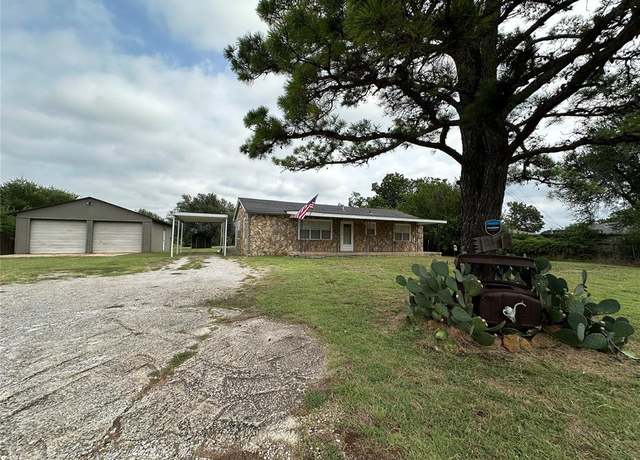 Property at 705 E Walnut St, Tecumseh, OK 74873, 3 beds, 1 bath