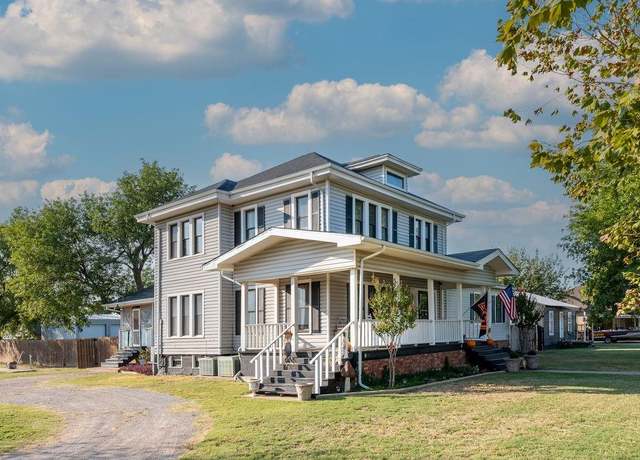 Property at 611 Wichita Ave, Devol, OK 73531, 5 beds, 3 baths