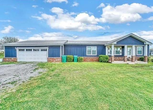Property at 510 N Bartlett St, Granite, OK 73547, 4 beds, 2 baths