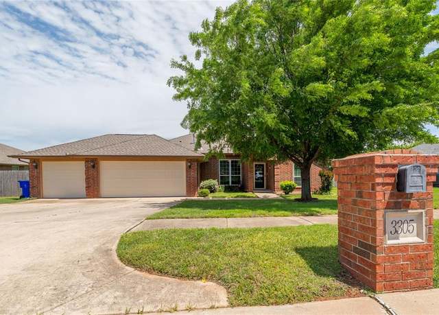 Property at 3305 Tecumseh Meadows Way, Norman, OK 73069, 4 beds, 2.5 baths