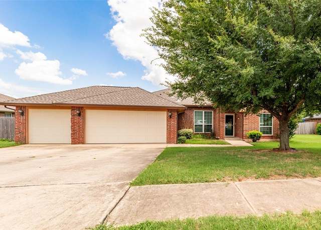 Property at 3305 Tecumseh Meadows Way, Norman, OK 73069, 4 beds, 2.5 baths