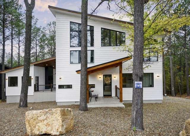 Property at 2025 Pine Hills Rd, Broken Bow, OK 74728, 4 beds, 4.5 baths