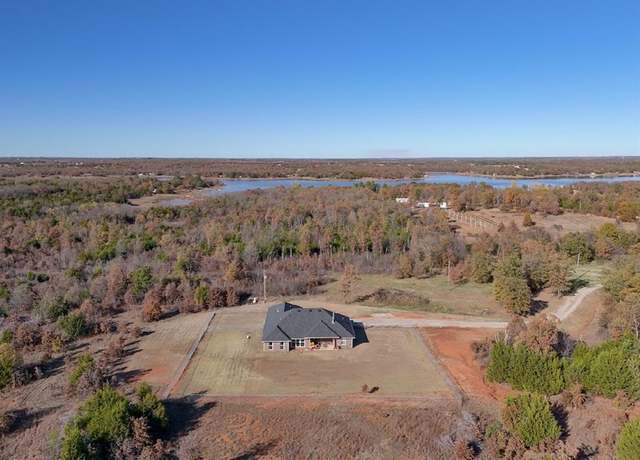 Property at 16216 Patterson Rd, Shawnee, OK 74801, 3 beds, 2.5 baths