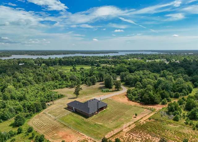 Property at 16216 Patterson Rd, Shawnee, OK 74801, 3 beds, 2.5 baths