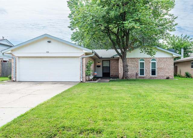 Property at 132 SW 5th St, Moore, OK 73160, 3 beds, 1.5 baths