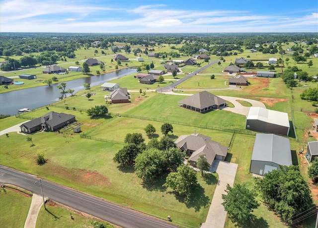 Property at 2383 Fox Ln, Blanchard, OK 73010, 4 beds, 2.5 baths