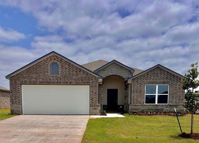 Property at 3824 Louthea Ln, Harrah, OK 73045, 4 beds, 2 baths