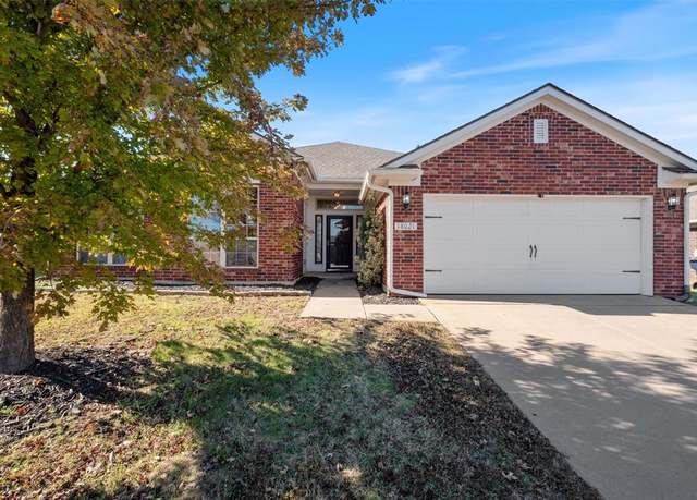 Property at 18021 Cerrado Cir, Edmond, OK 73012, 4 beds, 2 baths