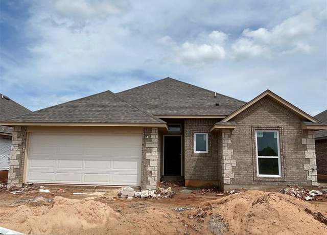 Property at 19608 Taggert Dr, Edmond, OK 73012, 3 beds, 2 baths