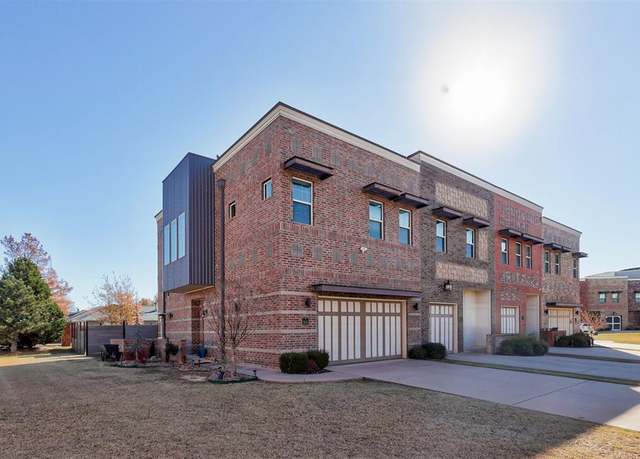 Property at 515 S Fretz Ave, Edmond, OK 73003, 2 beds, 2.5 baths