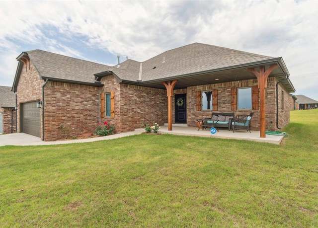 Property at 2703 Landmark Dr, Seminole, OK 74868, 3 beds, 2 baths
