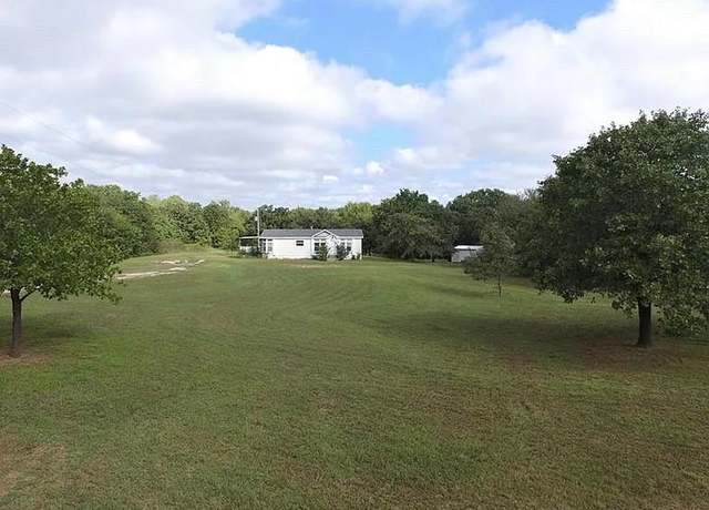 Property at 13595 202nd St, Blanchard, OK 73010, 3 beds, 2 baths