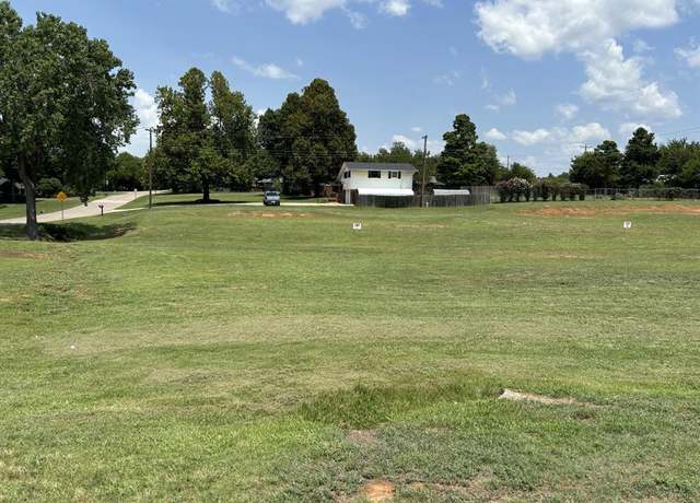 Property at 707 E Rock Creek Rd, Norman, OK 73071