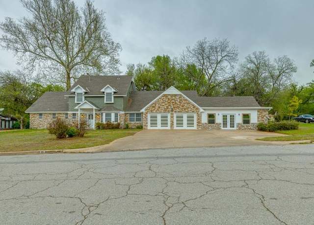 Property at 819 W Adams St, Purcell, OK 73080, 4 beds, 2.5 baths