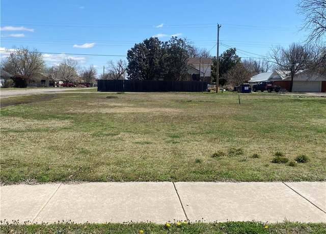 Property at 104 S Broadway, Hobart, OK 73651
