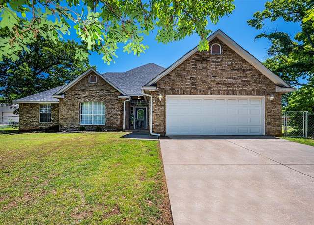 Property at 9050 River Birch Ct, Edmond, OK 73034, 4 beds, 2 baths