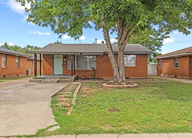 Property at 1509 Orient Ave, Clinton, OK 73601, 3 beds, 2 baths