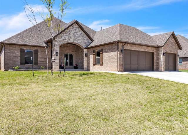 Property at 1027 Kimberlin Ln, Tuttle, OK 73089, 3 beds, 2 baths