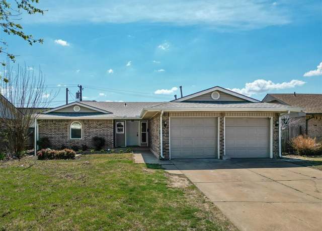Property at 608 NW 17th St, Moore, OK 73160, 3 beds, 2 baths