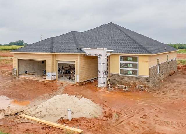 Property at 4213 NW 180th St, Edmond, OK 73012, 4 beds, 2 baths