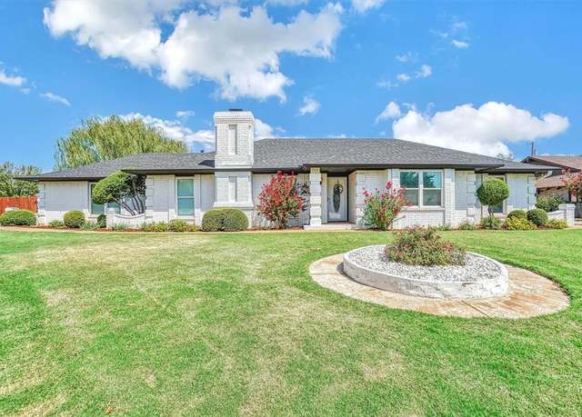 Property at 325 Buena Vista St, Altus, OK 73521, 4 beds, 2.5 baths