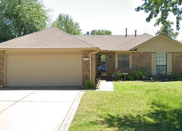 Property at 2004 Pebble Creek Blvd, Edmond, OK 73003, 3 beds, 2 baths