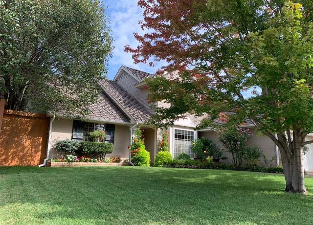 Property at 1309 Salem Ave, Edmond, OK 73003, 4 beds, 2.5 baths