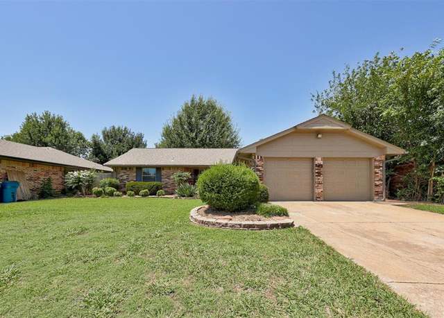 Property at 3313 Meadow Ln, Edmond, OK 73013, 4 beds, 2 baths