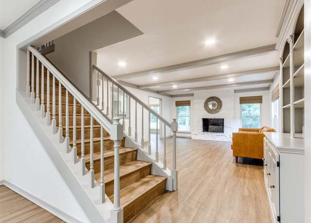 Property at 1901 Whipporwill Ct, Edmond, OK 73013, 4 beds, 2.5 baths